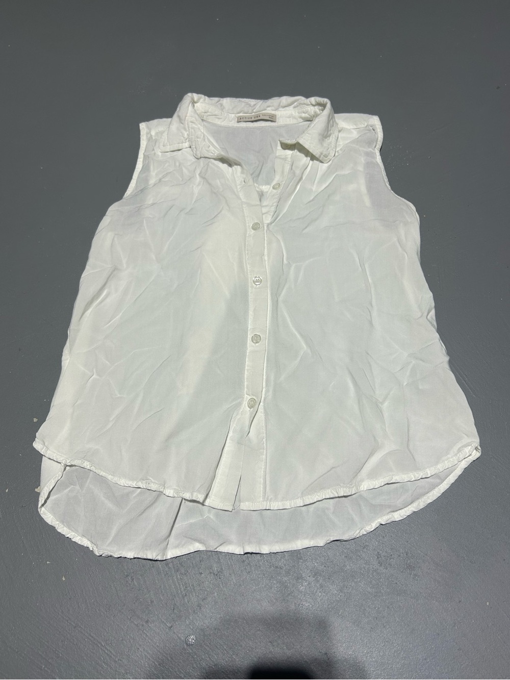 Active USA - White Lightweight Sleeveless Button Down Collared Top-Women’s Small
